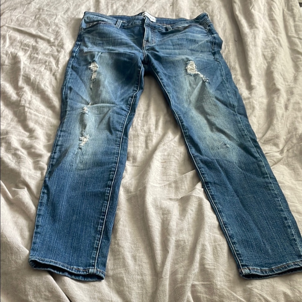Slim Blue Denim Jeans with Subtle Fading
